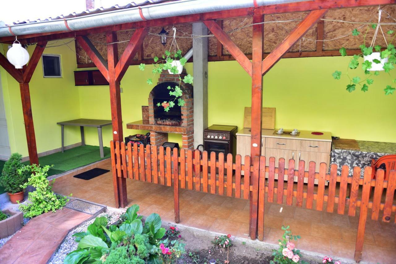 Vila Arjana Оршова Экстерьер фото